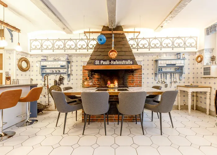 Soiree Villa Near Alster With Garden And Party Room Hamburg
